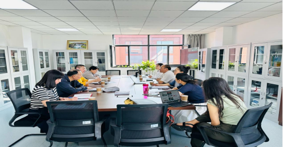 蒙古国研究中心召开新学期全体会议